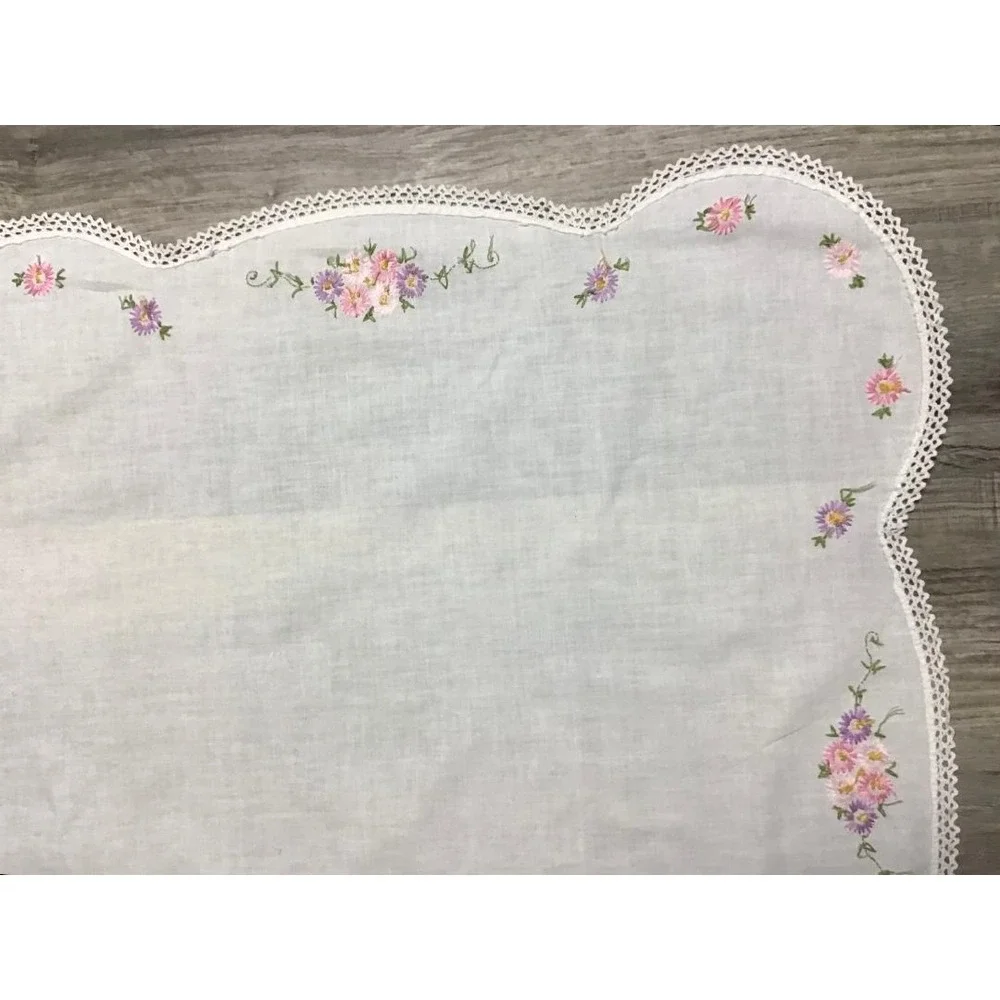 VTG Hand Embroidered Floral Tablecloths 3pc Lace Scalloped Edge Cottage 34 x 34